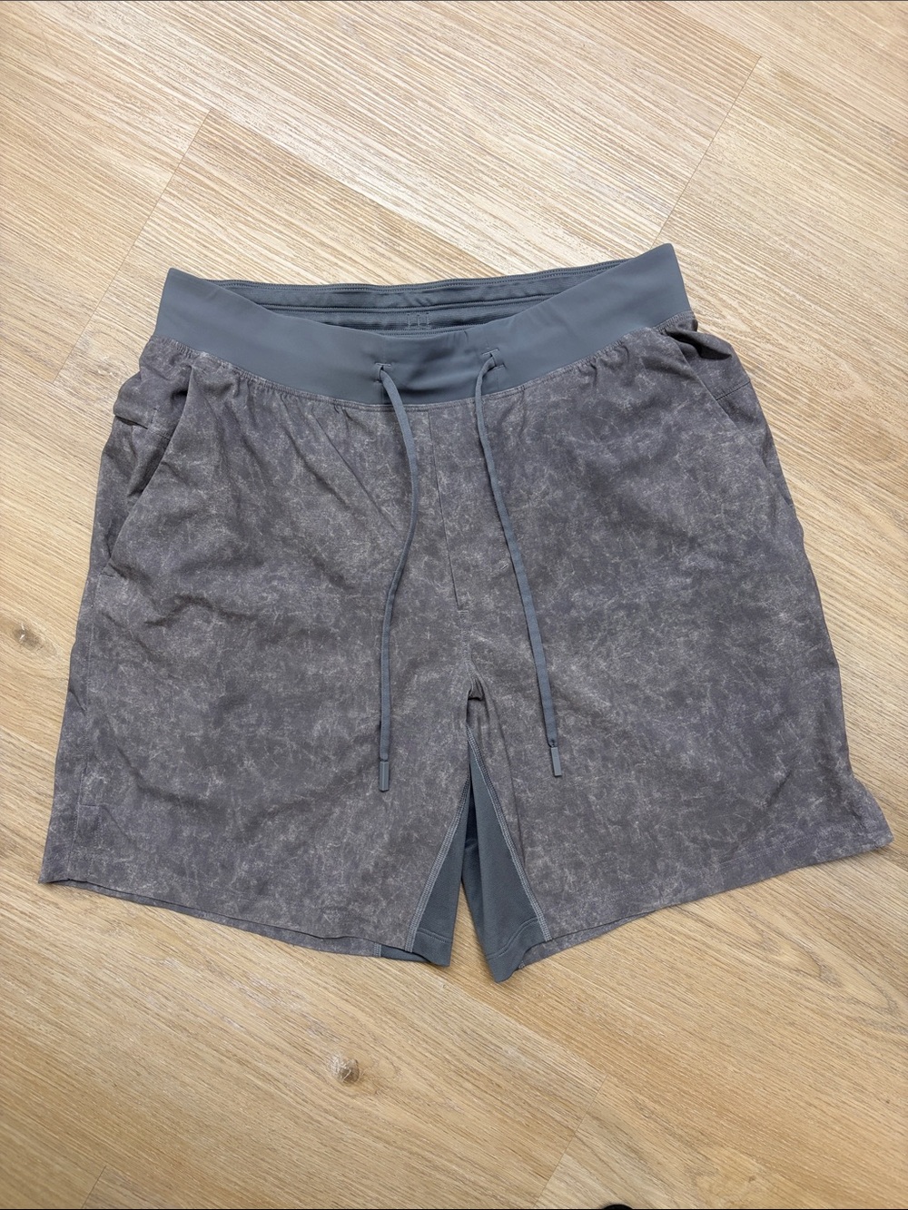 lululemon athletica Men's Washed Charcoal Drawstring Training Shorts